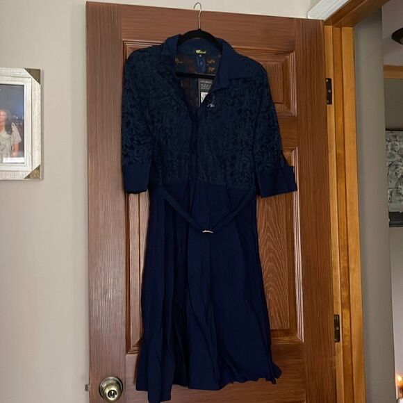 Smart Navy Dress with Lace Detail on top - Needs Pressing Never Worn! - Picture 1 of 13
